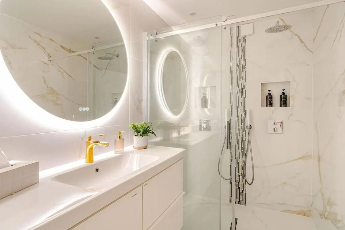 Nice Apartment With Amazing View Of Paris Plus Parking