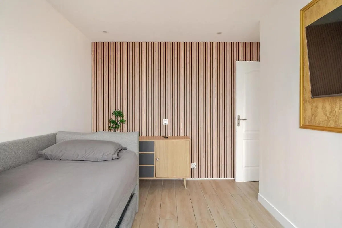Nice Apartment With Amazing View Of Paris Plus Parking