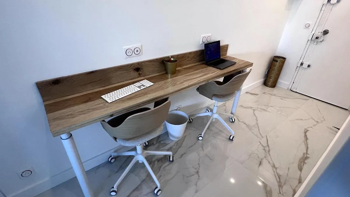 Nice Apartment With Amazing View Of Paris Plus Parking
