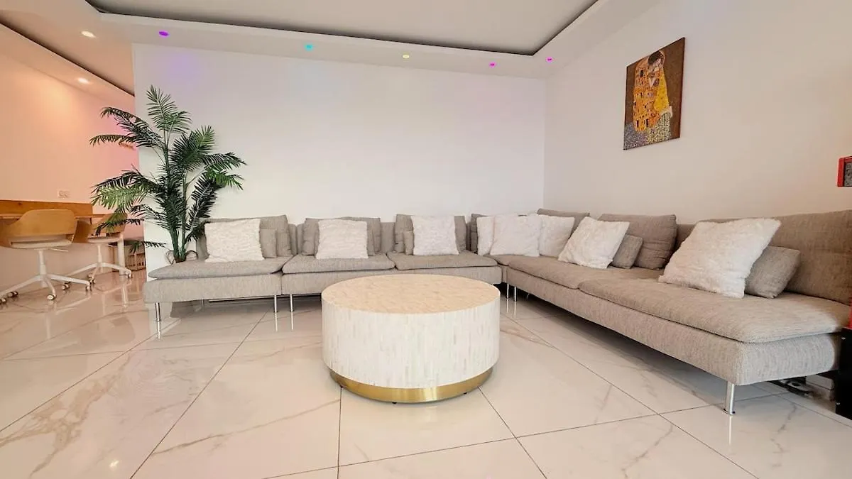 Nice Apartment With Amazing View Of Paris Plus Parking 0*,  France