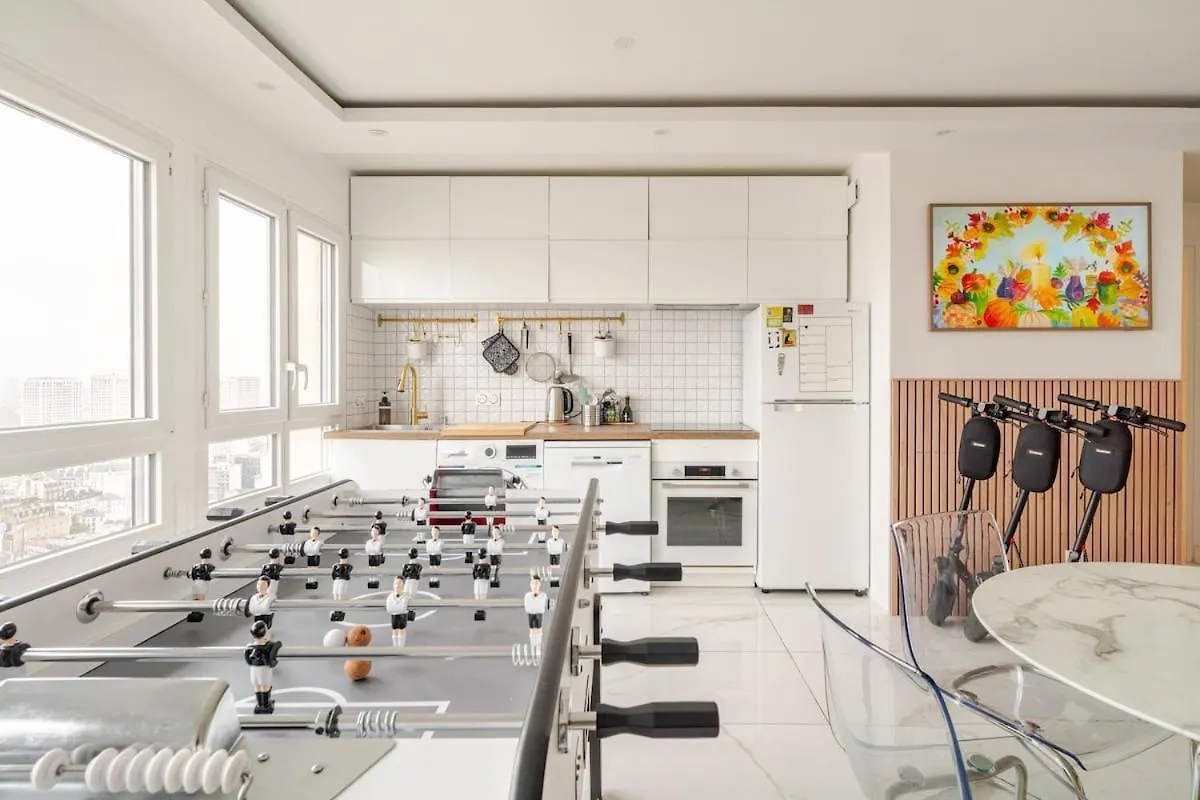 Nice Apartment With Amazing View Of Paris Plus Parking
